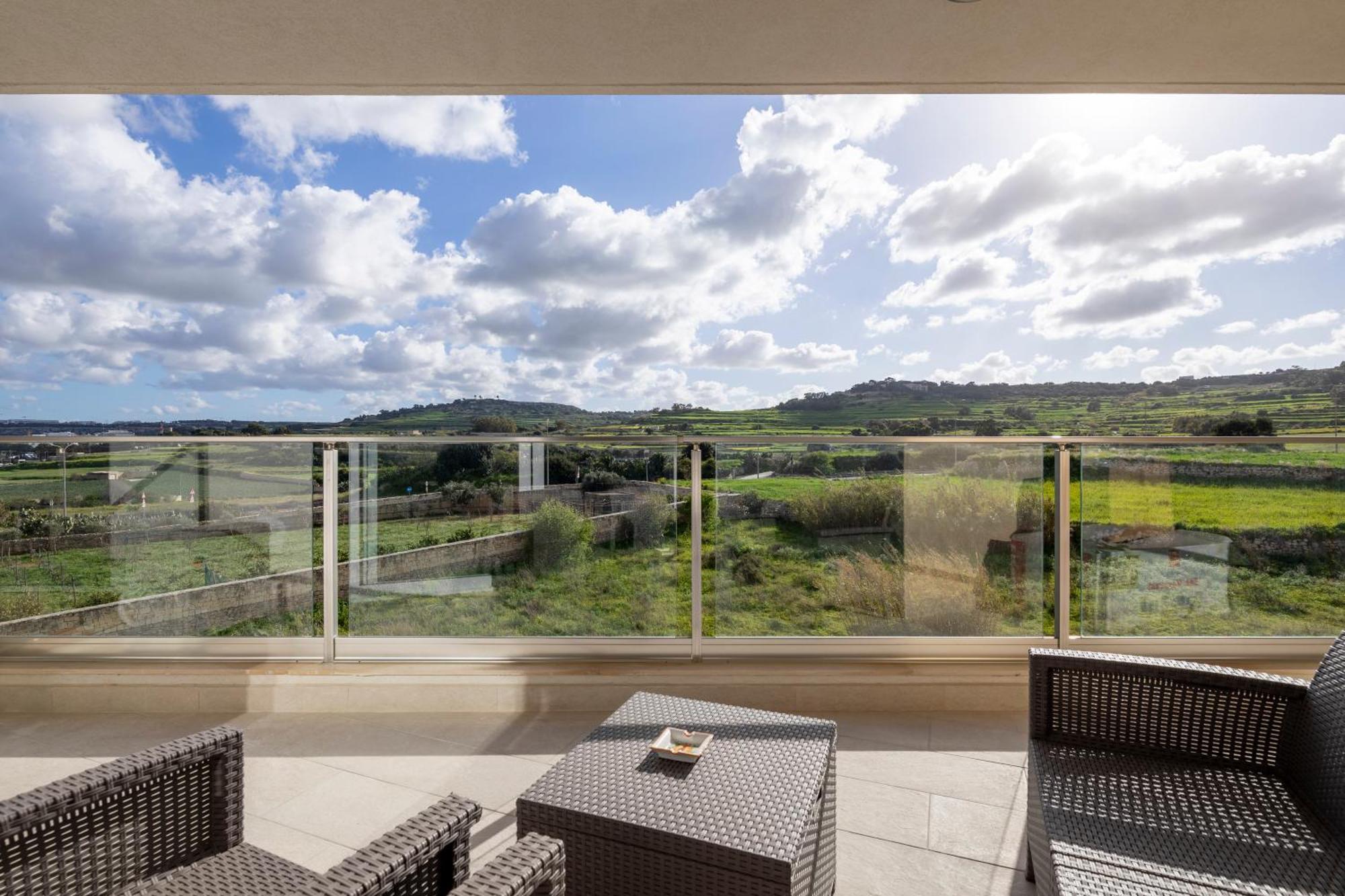 Modern & Spacious 2Br Apartment With Country Views - Close To Xemxija Bay Bahía de San Pablo Exterior foto